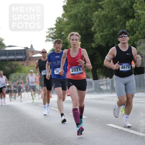 29.06.2025 - hella hamburg halbmarathon Jannik Wohlers http://msf.ph/oto/8187493 29.06.2025 09:44:14 Lombardsbrücke 1065, 2021, 2879, 3075, 3845, 3968, 4678, 7349, 10106, 11877, 12337, 12369, 13779, 15268, 15576, 15583, 15880, 16118, 17354, 18567, 18699, 19114 meine-sportfotos.de