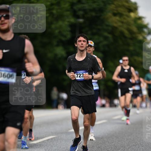 29.06.2025 - hella hamburg halbmarathon Dr. Thomas Lammeyer http://msf.ph/oto/8187524 29.06.2025 09:47:28 Kennedybrücke 1122, 3075, 3968, 5308, 5344, 7231, 7793, 8975, 9047, 9079, 10106, 10173, 10790, 11150 meine-sportfotos.de