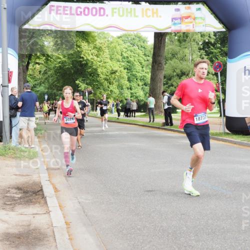 29.06.2025 - hella hamburg halbmarathon MichiJ http://msf.ph/oto/8187525 29.06.2025 10:19:06 Zwischen KM18-KM19 1758, 2021, 5328, 12337, 13374, 16118, 16157, 17213, 18737, 18874, 19142 meine-sportfotos.de