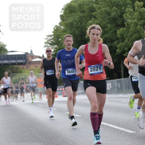 29.06.2025 - hella hamburg halbmarathon Jannik Wohlers http://msf.ph/oto/8187528 29.06.2025 09:44:15 Lombardsbrücke 1065, 2021, 3075, 3845, 3968, 4678, 7349, 11877, 12337, 12369, 13779, 15268, 15576, 15583, 15880, 17354, 18567, 18699, 19114 meine-sportfotos.de