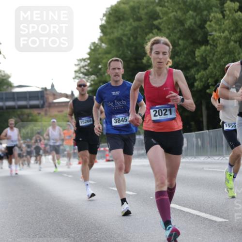 29.06.2025 - hella hamburg halbmarathon Jannik Wohlers http://msf.ph/oto/8187535 29.06.2025 09:44:15 Lombardsbrücke 1065, 2021, 3075, 3845, 3968, 4678, 7349, 11877, 12337, 12369, 13779, 15268, 15576, 15583, 15880, 17354, 18567, 18699, 19114 meine-sportfotos.de