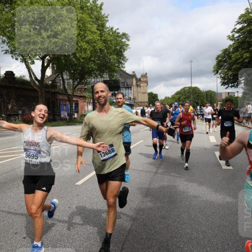 29.06.2025 - hella hamburg halbmarathon Yannick Fuchs http://msf.ph/oto/8187544 29.06.2025 10:43:43 20KM 1342, 1476, 2013, 2504, 2516, 2592, 2596, 2706, 2878, 2889, 2937, 3060, 3543, 3562, 3692, 4017, 4832, 5460, 5978, 6115, 6158, 7100, 7297, 7332, 7657, 8112, 8437, 9038, 9126, 9200, 9463, 9491, 9597, 9619, 9695, 9723, 9924, 9965, 10189, 11339, 11340, 11519, 11819, 11977, 12035, 12271, 12670, 13159, 13233, 13688, 13690, 13976, 14526, 14838, 15519, 15523, 16114, 16653, 16731, 16738, 16843, 16877, 16891, 17001, 17753, 17908, 18058, 18350, 18842, 18926, 18960, 19109 meine-sportfotos.de