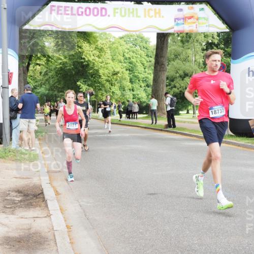 29.06.2025 - hella hamburg halbmarathon MichiJ http://msf.ph/oto/8187573 29.06.2025 10:19:06 Zwischen KM18-KM19 1758, 2021, 5328, 12337, 13374, 16118, 16157, 17213, 18737, 18874, 19142 meine-sportfotos.de