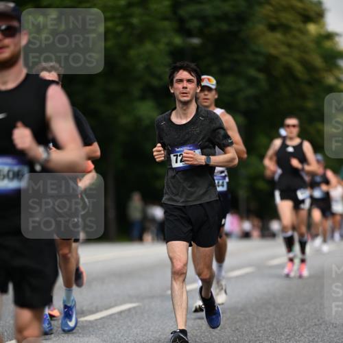 29.06.2025 - hella hamburg halbmarathon Dr. Thomas Lammeyer http://msf.ph/oto/8187603 29.06.2025 09:47:28 Kennedybrücke 1122, 3075, 3968, 5308, 5344, 7231, 7793, 8975, 9047, 9079, 10106, 10173, 10790, 11150 meine-sportfotos.de