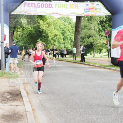 29.06.2025 - hella hamburg halbmarathon MichiJ http://msf.ph/oto/8187612 29.06.2025 10:19:07 Zwischen KM18-KM19 1758, 2021, 5328, 10156, 12337, 13374, 16118, 16157, 18737, 18874, 19142 meine-sportfotos.de
