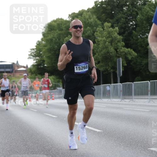 29.06.2025 - hella hamburg halbmarathon Jannik Wohlers http://msf.ph/oto/8187687 29.06.2025 09:44:17 Lombardsbrücke 1065, 2021, 3075, 3845, 3968, 4678, 7349, 8473, 8731, 12337, 12369, 13779, 15268, 15576, 15583, 15880, 16736, 17354, 18567, 18699, 19114 meine-sportfotos.de