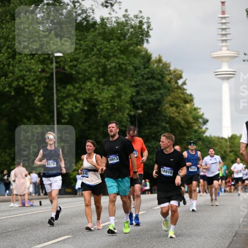29.06.2025 - hella hamburg halbmarathon Dr. Thomas Lammeyer http://msf.ph/oto/8187717 29.06.2025 10:10:55 Kennedybrücke 1245, 1981, 4550, 4666, 5951, 6314, 6572, 6664, 8960, 9560, 10212, 10297, 10736, 10886 meine-sportfotos.de