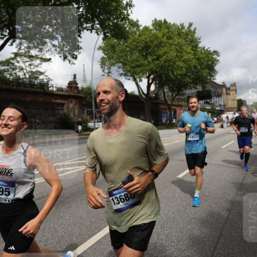 29.06.2025 - hella hamburg halbmarathon Yannick Fuchs http://msf.ph/oto/8187778 29.06.2025 10:43:43 20KM 1342, 1476, 2013, 2504, 2516, 2592, 2596, 2706, 2878, 2889, 2937, 3060, 3543, 3562, 3692, 4017, 4832, 5460, 5978, 6115, 6158, 7100, 7297, 7332, 7657, 8112, 8437, 9038, 9126, 9200, 9463, 9491, 9597, 9619, 9695, 9723, 9924, 9965, 10189, 11339, 11340, 11519, 11819, 11977, 12035, 12271, 12670, 13159, 13233, 13688, 13690, 13976, 14526, 14838, 15519, 15523, 16114, 16653, 16731, 16738, 16843, 16877, 16891, 17001, 17753, 17908, 18058, 18350, 18842, 18926, 18960, 19109 meine-sportfotos.de