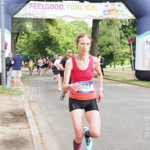 29.06.2025 - hella hamburg halbmarathon MichiJ http://msf.ph/oto/8187793 29.06.2025 10:19:08 Zwischen KM18-KM19 1758, 2021, 5328, 10156, 12337, 13374, 14395, 16118, 16157, 18737, 18874, 19142 meine-sportfotos.de