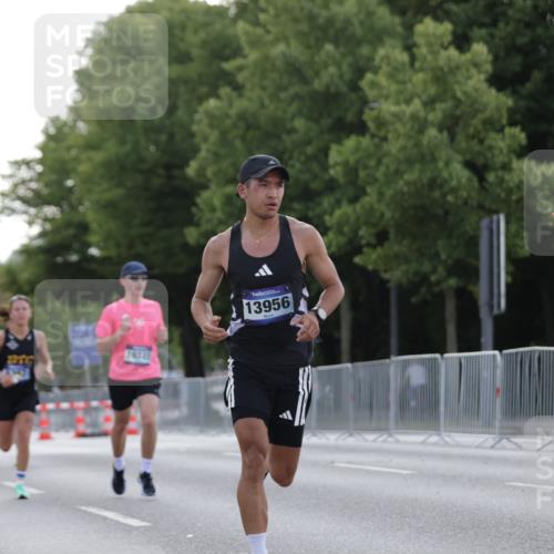 29.06.2025 - hella hamburg halbmarathon Jannik Wohlers http://msf.ph/oto/8187818 29.06.2025 09:44:23 Lombardsbrücke 1065, 2021, 3845, 4678, 5367, 7349, 8473, 8731, 10156, 12287, 12337, 12369, 13838, 13956, 15268, 15576, 15583, 15880, 16377, 16508, 16736, 17354, 18567, 18699 meine-sportfotos.de
