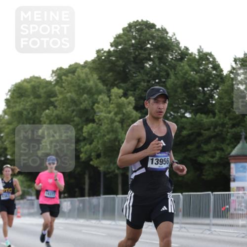 29.06.2025 - hella hamburg halbmarathon Jannik Wohlers http://msf.ph/oto/8187834 29.06.2025 09:44:24 Lombardsbrücke 1065, 2021, 3845, 4678, 5367, 7349, 8473, 8731, 10156, 10848, 12287, 12337, 12369, 13838, 13956, 15268, 15576, 15583, 15880, 16377, 16508, 16736, 17354, 18567 meine-sportfotos.de