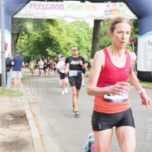 29.06.2025 - hella hamburg halbmarathon MichiJ http://msf.ph/oto/8187862 29.06.2025 10:19:08 Zwischen KM18-KM19 1758, 2021, 5328, 10156, 12337, 13374, 14395, 16118, 16157, 18737, 18874, 19142 meine-sportfotos.de