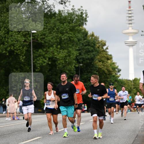 29.06.2025 - hella hamburg halbmarathon Dr. Thomas Lammeyer http://msf.ph/oto/8187871 29.06.2025 10:10:55 Kennedybrücke 1245, 1981, 4550, 4666, 5951, 6314, 6572, 6664, 8960, 9560, 10212, 10297, 10736, 10886 meine-sportfotos.de