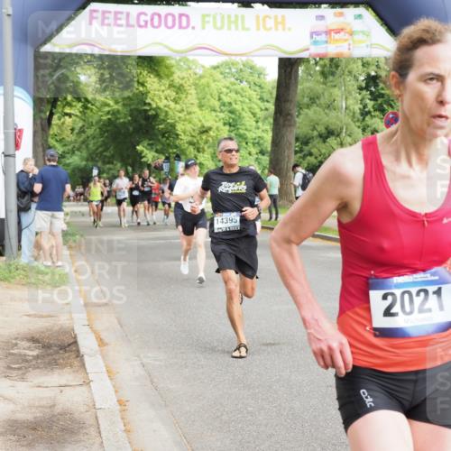 29.06.2025 - hella hamburg halbmarathon MichiJ http://msf.ph/oto/8187874 29.06.2025 10:19:08 Zwischen KM18-KM19 1758, 2021, 5328, 10156, 12337, 13374, 14395, 16118, 16157, 18737, 18874, 19142 meine-sportfotos.de