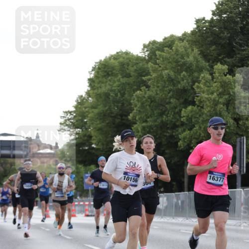 29.06.2025 - hella hamburg halbmarathon Jannik Wohlers http://msf.ph/oto/8187901 29.06.2025 09:44:25 Lombardsbrücke 1065, 1827, 2021, 3201, 3845, 4678, 5367, 7349, 8473, 8731, 10156, 10848, 12287, 12337, 12369, 13838, 13956, 15268, 15583, 15880, 16377, 16508, 16736, 17354, 18567, 18874 meine-sportfotos.de
