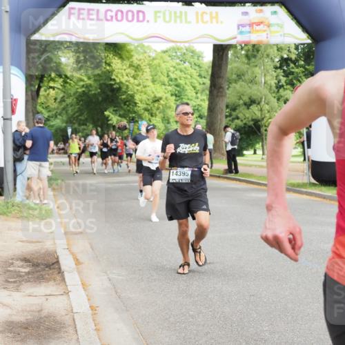 29.06.2025 - hella hamburg halbmarathon MichiJ http://msf.ph/oto/8187921 29.06.2025 10:19:08 Zwischen KM18-KM19 1758, 2021, 5328, 10156, 12337, 13374, 14395, 16118, 16157, 18737, 18874, 19142 meine-sportfotos.de