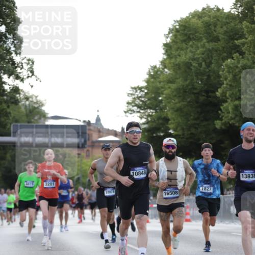29.06.2025 - hella hamburg halbmarathon Jannik Wohlers http://msf.ph/oto/8187958 29.06.2025 09:44:27 Lombardsbrücke 1827, 2021, 3201, 3845, 4678, 5269, 5367, 6619, 8473, 8731, 10156, 10848, 12287, 12337, 13838, 13956, 14164, 15268, 15583, 16377, 16508, 16736, 18567, 18874 meine-sportfotos.de