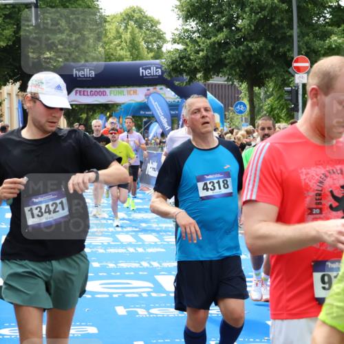 29.06.2025 - hella hamburg halbmarathon Zöllner http://msf.ph/oto/8187965 29.06.2025 10:43:48 Ziel 1976, 3437, 4318, 6903, 6991, 7185, 9114, 9159, 9374, 11153, 11778, 11848, 13421, 13897, 14201, 14210, 15328, 15512, 15932, 16062, 16105, 18650, 19090 meine-sportfotos.de