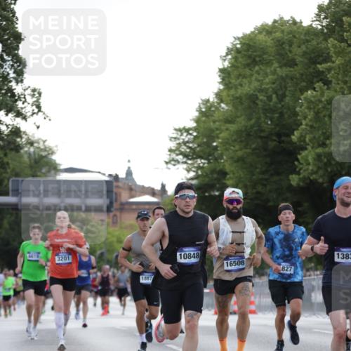 29.06.2025 - hella hamburg halbmarathon Jannik Wohlers http://msf.ph/oto/8187976 29.06.2025 09:44:27 Lombardsbrücke 1827, 2021, 3201, 3845, 4678, 5269, 5367, 6619, 8473, 8731, 10156, 10848, 12287, 12337, 13838, 13956, 14164, 15268, 15583, 16377, 16508, 16736, 18567, 18874 meine-sportfotos.de