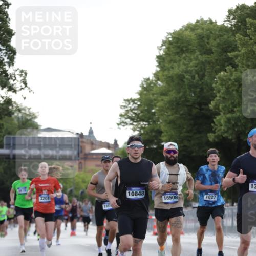 29.06.2025 - hella hamburg halbmarathon Jannik Wohlers http://msf.ph/oto/8187984 29.06.2025 09:44:27 Lombardsbrücke 1827, 2021, 3201, 3845, 4678, 5269, 5367, 6619, 8473, 8731, 10156, 10848, 12287, 12337, 13838, 13956, 14164, 15268, 15583, 16377, 16508, 16736, 18567, 18874 meine-sportfotos.de