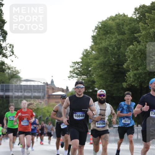 29.06.2025 - hella hamburg halbmarathon Jannik Wohlers http://msf.ph/oto/8188002 29.06.2025 09:44:27 Lombardsbrücke 1827, 2021, 3201, 3845, 4678, 5269, 5367, 6619, 8473, 8731, 10156, 10848, 12287, 12337, 13838, 13956, 14164, 15268, 15583, 16377, 16508, 16736, 18567, 18874 meine-sportfotos.de