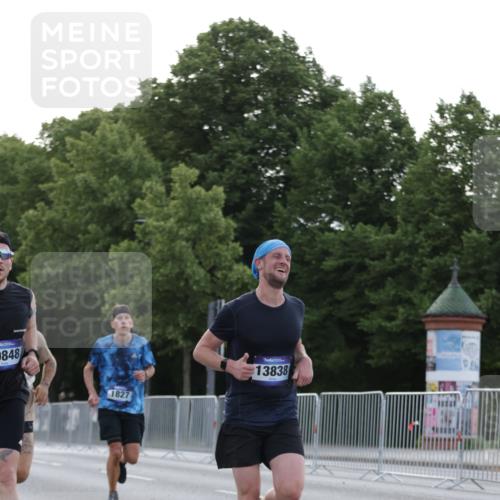29.06.2025 - hella hamburg halbmarathon Jannik Wohlers http://msf.ph/oto/8188053 29.06.2025 09:44:28 Lombardsbrücke 1827, 2021, 3201, 3845, 4678, 5269, 5367, 6619, 8473, 8731, 10156, 10848, 12287, 13838, 13956, 14164, 15268, 15583, 16377, 16508, 16736, 18567, 18874 meine-sportfotos.de