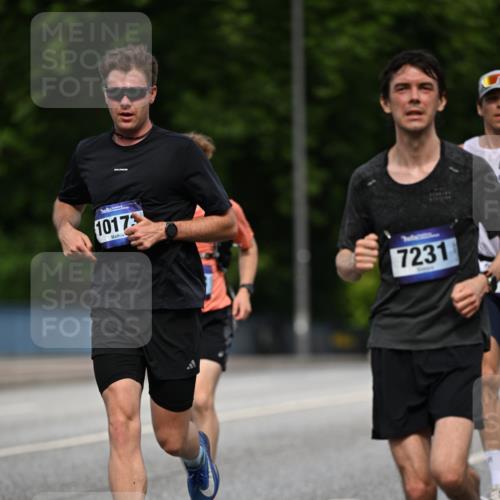 29.06.2025 - hella hamburg halbmarathon Dr. Thomas Lammeyer http://msf.ph/oto/8188058 29.06.2025 09:47:30 Kennedybrücke 1122, 3075, 3968, 5308, 5344, 7231, 7793, 8975, 9047, 9079, 10106, 10173, 10790, 11150 meine-sportfotos.de