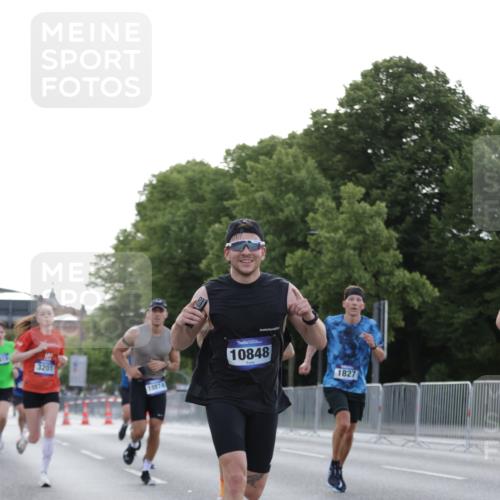 29.06.2025 - hella hamburg halbmarathon Jannik Wohlers http://msf.ph/oto/8188060 29.06.2025 09:44:29 Lombardsbrücke 1827, 2021, 3201, 3845, 4678, 5269, 5367, 6619, 8473, 8731, 10156, 10848, 12287, 13838, 13956, 14164, 15268, 15583, 16377, 16508, 16736, 17488, 18567, 18874 meine-sportfotos.de