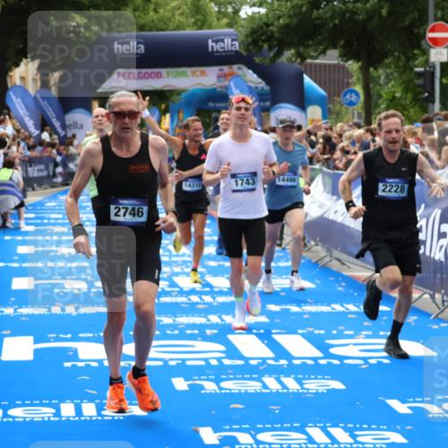 29.06.2025 - hella hamburg halbmarathon Zöllner http://msf.ph/oto/8188083 29.06.2025 10:33:53 Ziel 1743, 2228, 2243, 2746, 4246, 5193, 10865, 13771, 14310, 14466, 16243 meine-sportfotos.de
