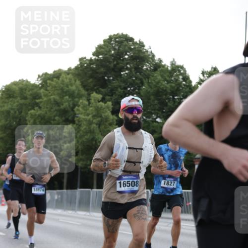 29.06.2025 - hella hamburg halbmarathon Jannik Wohlers http://msf.ph/oto/8188120 29.06.2025 09:44:30 Lombardsbrücke 1827, 2021, 3201, 3845, 4678, 5269, 5367, 6619, 8473, 8731, 10156, 10848, 12287, 13838, 13956, 14164, 15268, 15583, 16377, 16508, 16736, 17488, 18567, 18874 meine-sportfotos.de