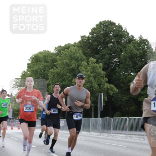 29.06.2025 - hella hamburg halbmarathon Jannik Wohlers http://msf.ph/oto/8188138 29.06.2025 09:44:30 Lombardsbrücke 1827, 2021, 3201, 3845, 4678, 5269, 5367, 6619, 8473, 8731, 10156, 10848, 12287, 13838, 13956, 14164, 15268, 15583, 16377, 16508, 16736, 17488, 18567, 18874 meine-sportfotos.de