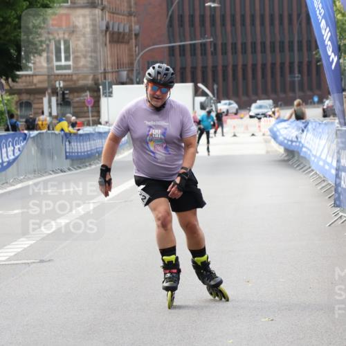 29.06.2025 - hella hamburg halbmarathon Strokosch-Dieckow http://msf.ph/oto/8188149 29.06.2025 09:28:39 Ziel 20322 meine-sportfotos.de