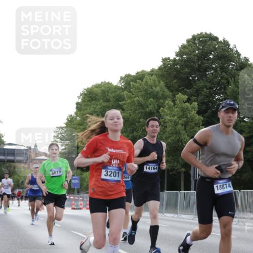 29.06.2025 - hella hamburg halbmarathon Jannik Wohlers http://msf.ph/oto/8188188 29.06.2025 09:44:31 Lombardsbrücke 1827, 3201, 3845, 4678, 5269, 5367, 6619, 8473, 8731, 10156, 10848, 12287, 13838, 13956, 14164, 15268, 15583, 16377, 16508, 16736, 17488, 18567, 18874 meine-sportfotos.de