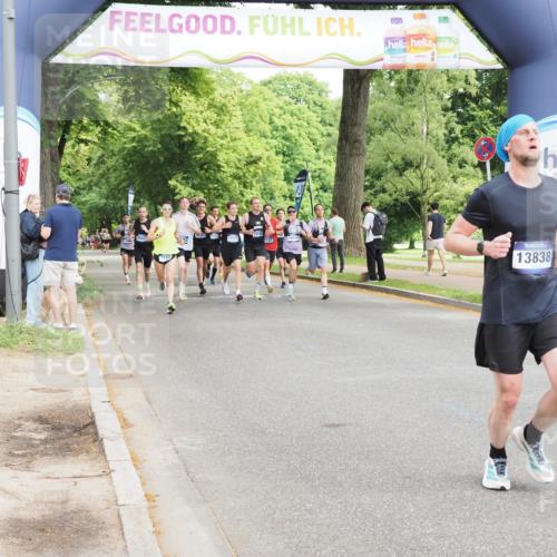 29.06.2025 - hella hamburg halbmarathon MichiJ http://msf.ph/oto/8188209 29.06.2025 10:19:11 Zwischen KM18-KM19 2021, 2180, 10156, 12337, 13838, 14395, 15880, 16118, 18737, 19142 meine-sportfotos.de