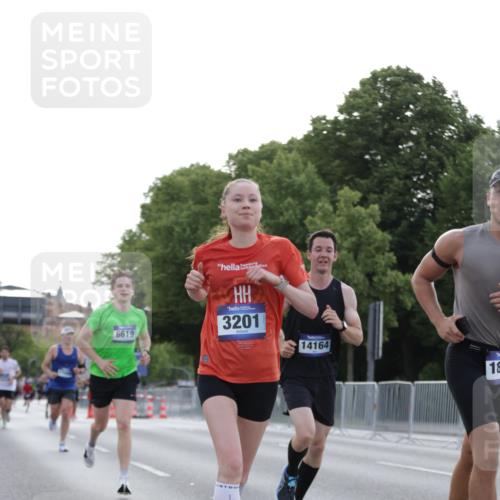 29.06.2025 - hella hamburg halbmarathon Jannik Wohlers http://msf.ph/oto/8188242 29.06.2025 09:44:31 Lombardsbrücke 1827, 3201, 3845, 4678, 5269, 5367, 6619, 8473, 8731, 10156, 10848, 12287, 13838, 13956, 14164, 15268, 15583, 16377, 16508, 16736, 17488, 18567, 18874 meine-sportfotos.de
