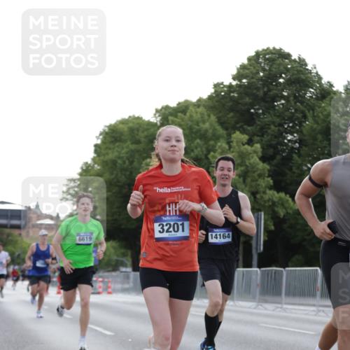 29.06.2025 - hella hamburg halbmarathon Jannik Wohlers http://msf.ph/oto/8188255 29.06.2025 09:44:31 Lombardsbrücke 1827, 3201, 3845, 4678, 5269, 5367, 6619, 8473, 8731, 10156, 10848, 12287, 13838, 13956, 14164, 15268, 15583, 16377, 16508, 16736, 17488, 18567, 18874 meine-sportfotos.de