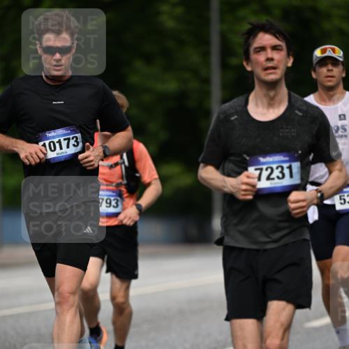 29.06.2025 - hella hamburg halbmarathon Dr. Thomas Lammeyer http://msf.ph/oto/8188264 29.06.2025 09:47:30 Kennedybrücke 1122, 3075, 3968, 5308, 5344, 7231, 7793, 8975, 9047, 9079, 10106, 10173, 10790, 11150 meine-sportfotos.de