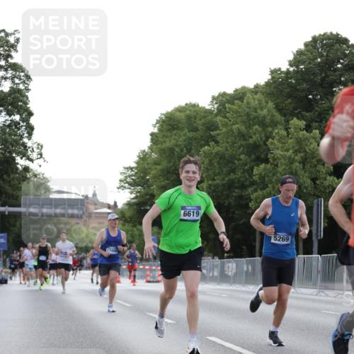 29.06.2025 - hella hamburg halbmarathon Jannik Wohlers http://msf.ph/oto/8188306 29.06.2025 09:44:32 Lombardsbrücke 1827, 3201, 5269, 5367, 6619, 8473, 8731, 10156, 10848, 12287, 12900, 13838, 13956, 14164, 15268, 15583, 16377, 16508, 16736, 17488, 18874 meine-sportfotos.de