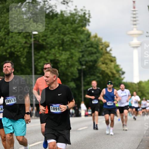 29.06.2025 - hella hamburg halbmarathon Dr. Thomas Lammeyer http://msf.ph/oto/8188319 29.06.2025 10:10:58 Kennedybrücke 1245, 4550, 4666, 5951, 6314, 6572, 6664, 8960, 9560, 10212, 10297, 10736, 10886 meine-sportfotos.de