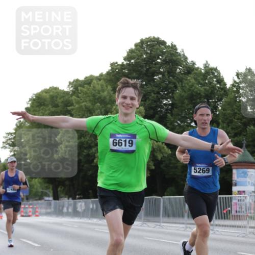 29.06.2025 - hella hamburg halbmarathon Jannik Wohlers http://msf.ph/oto/8188364 29.06.2025 09:44:33 Lombardsbrücke 1827, 3201, 5269, 5367, 6619, 8473, 8731, 10156, 10848, 11169, 12287, 12900, 13838, 13956, 14164, 16377, 16508, 16736, 17488, 18837, 18874 meine-sportfotos.de
