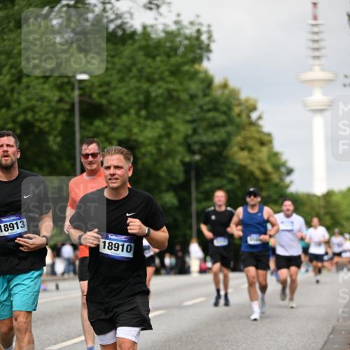 29.06.2025 - hella hamburg halbmarathon Dr. Thomas Lammeyer http://msf.ph/oto/8188382 29.06.2025 10:10:58 Kennedybrücke 1245, 4550, 4666, 5951, 6314, 6572, 6664, 8960, 9560, 10212, 10297, 10736, 10886 meine-sportfotos.de