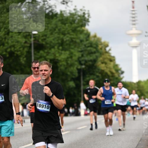 29.06.2025 - hella hamburg halbmarathon Dr. Thomas Lammeyer http://msf.ph/oto/8188389 29.06.2025 10:10:58 Kennedybrücke 1245, 4550, 4666, 5951, 6314, 6572, 6664, 8960, 9560, 10212, 10297, 10736, 10886 meine-sportfotos.de