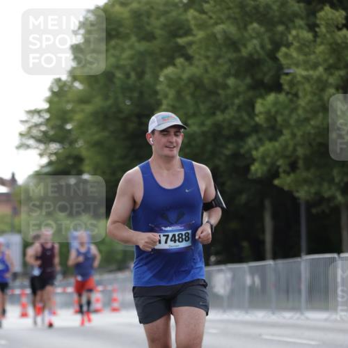 29.06.2025 - hella hamburg halbmarathon Jannik Wohlers http://msf.ph/oto/8188420 29.06.2025 09:44:34 Lombardsbrücke 1827, 3201, 5269, 5367, 6619, 8473, 8731, 10156, 10848, 11169, 12287, 12900, 13838, 13956, 14164, 16377, 16508, 16736, 17488, 18837, 18874 meine-sportfotos.de