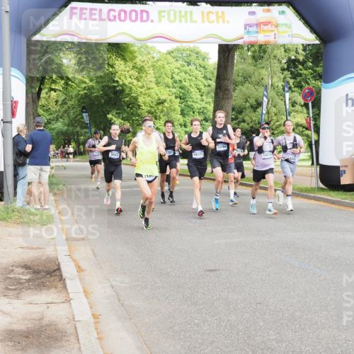 29.06.2025 - hella hamburg halbmarathon MichiJ http://msf.ph/oto/8188439 29.06.2025 10:19:13 Zwischen KM18-KM19 2021, 2180, 6781, 9137, 10156, 10171, 13838, 14395, 15253, 15880, 19142, 19203, 19204 meine-sportfotos.de