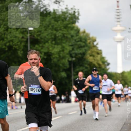 29.06.2025 - hella hamburg halbmarathon Dr. Thomas Lammeyer http://msf.ph/oto/8188443 29.06.2025 10:10:58 Kennedybrücke 1245, 4550, 4666, 5951, 6314, 6572, 6664, 8960, 9560, 10212, 10297, 10736, 10886 meine-sportfotos.de