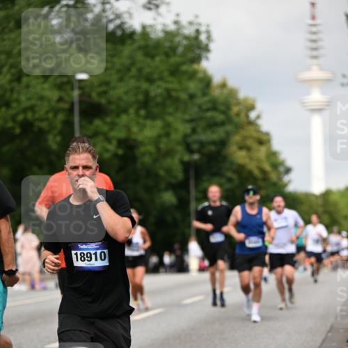 29.06.2025 - hella hamburg halbmarathon Dr. Thomas Lammeyer http://msf.ph/oto/8188498 29.06.2025 10:10:58 Kennedybrücke 1245, 4550, 4666, 5951, 6314, 6572, 6664, 8960, 9560, 10212, 10297, 10736, 10886 meine-sportfotos.de