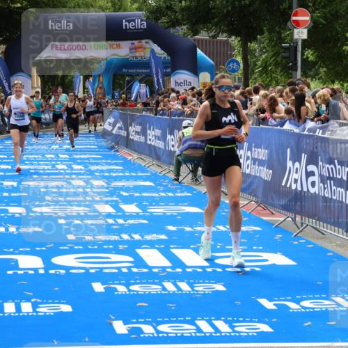 29.06.2025 - hella hamburg halbmarathon Zöllner http://msf.ph/oto/8188655 29.06.2025 10:33:58 Ziel 9519, 10865, 15500 meine-sportfotos.de