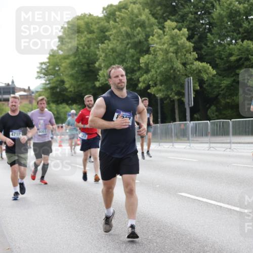 29.06.2025 - hella hamburg halbmarathon Jannik Wohlers http://msf.ph/oto/8188681 29.06.2025 10:23:55 Lombardsbrücke 1005, 1009, 1064, 1389, 2132, 2477, 3285, 3579, 3786, 4162, 4464, 4684, 4719, 4993, 6478, 6524, 6526, 7528, 7920, 7975, 8167, 8187, 8297, 9063, 11306, 12210, 13380, 13573, 13711, 14143, 14433, 14439, 14824, 15456, 16345, 16861, 17147, 17262, 17414, 17559, 17560, 18077, 18109, 18132 meine-sportfotos.de