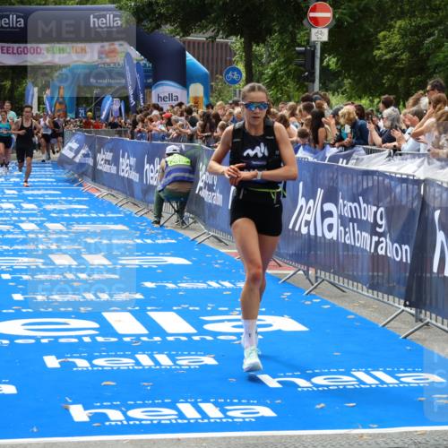 29.06.2025 - hella hamburg halbmarathon Zöllner http://msf.ph/oto/8188692 29.06.2025 10:33:59 Ziel 9519, 10865, 13493, 15268, 15500 meine-sportfotos.de
