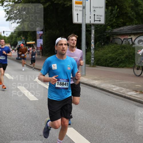 29.06.2025 - hella hamburg halbmarathon Yannick Fuchs http://msf.ph/oto/8188730 29.06.2025 10:30:36 20KM 3843, 4062, 6032, 10384, 10477, 10877, 12447, 12462, 12488, 12514, 13252, 13343, 13419, 14789, 14875, 15115, 15161, 15415, 15701, 15959, 16119, 16123, 17329, 17612, 17691, 18259, 18841 meine-sportfotos.de